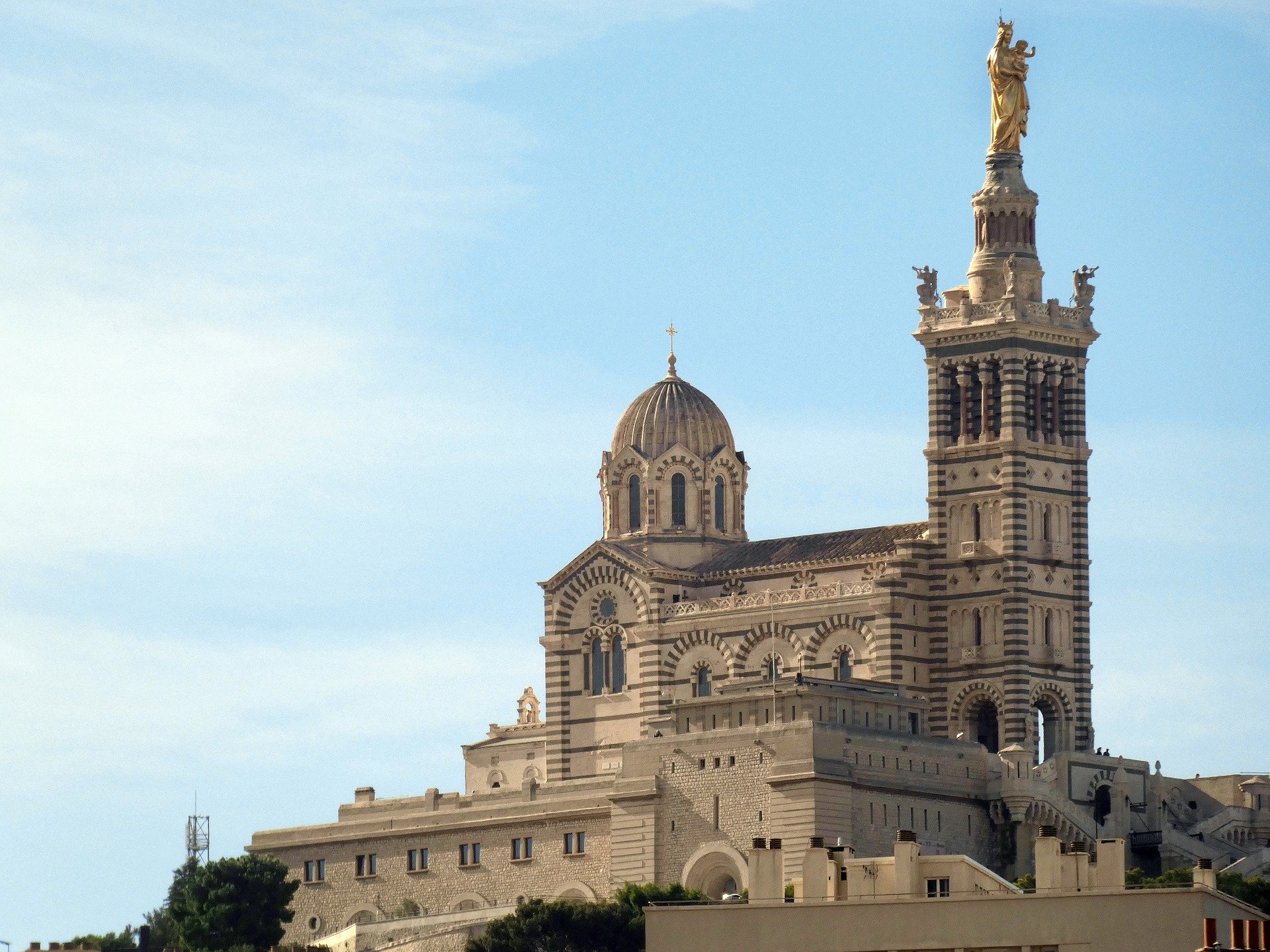 Notre-Dame-de-la-Garde : emblÃ¨me de Marseille